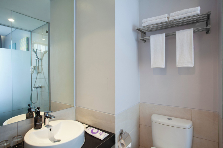Bathroom 3, Fox Lite Hotel Cikarang, Cikarang