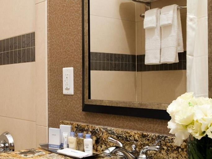 Bathroom 22
