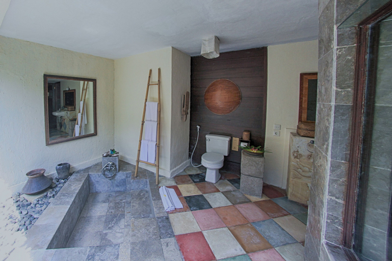 Bathroom 9