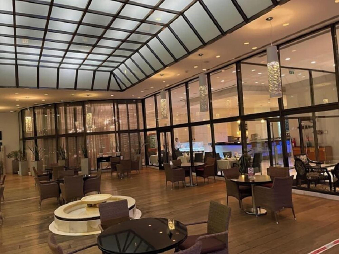 Food & Drinks 5, Hotel El Aurassi, Bouzareah