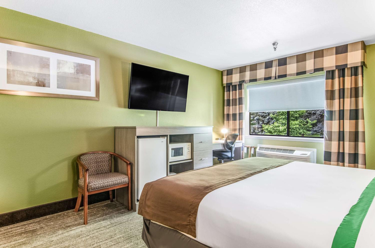 Bedroom 3, GuestHouse Inn & Suites Poulsbo, Kitsap