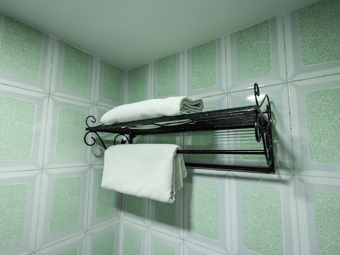 Bathroom 5, Hotel Rosebeds, Aurangabad