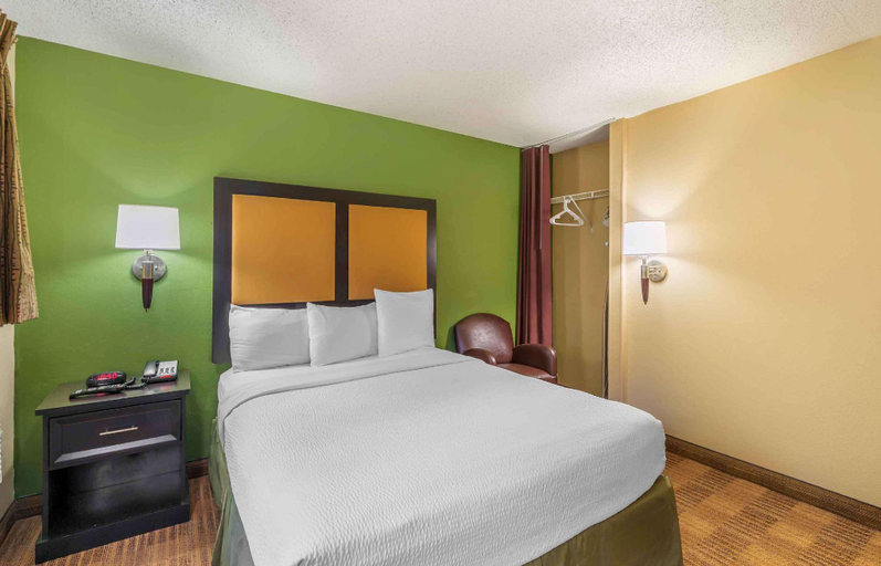 Bedroom 25