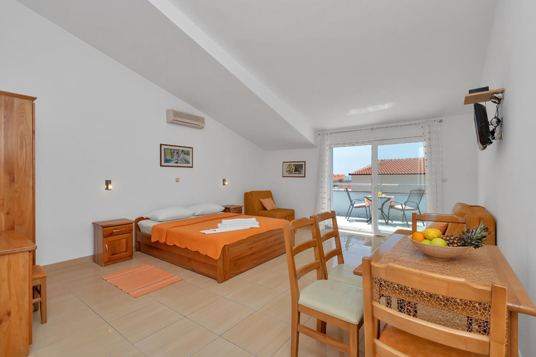 Others 5, Villa Juric 1, Baška Voda