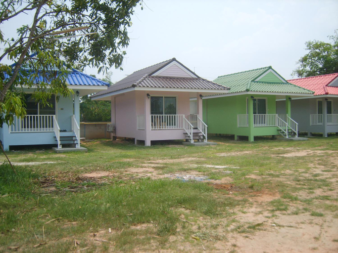 Chomna Resort Buayai, Bua Yai