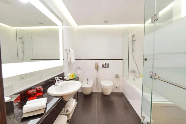 Bathroom 4, Swiss-Belhotel Seef Bahrain, Manama