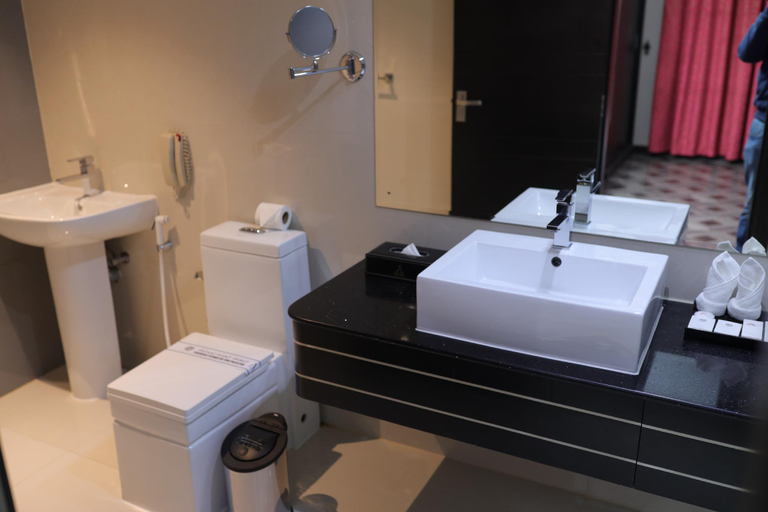 Bathroom 11