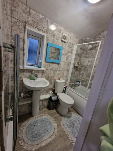 Others 2, Brewery rd Double room, London