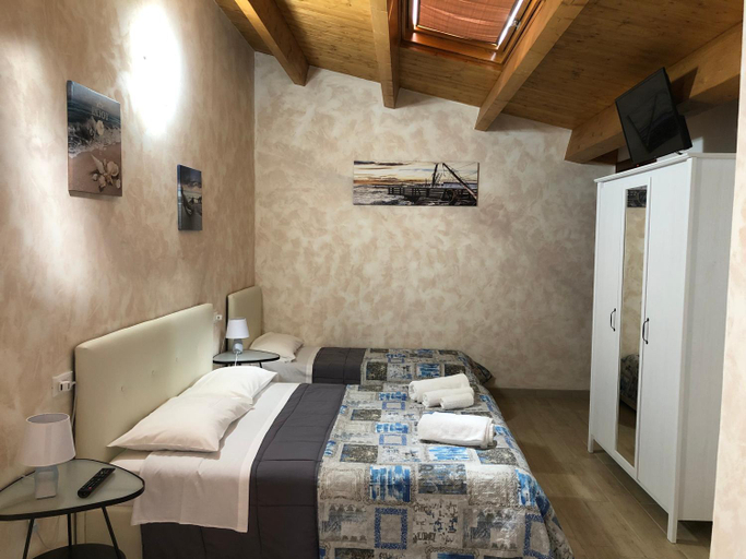 Bedroom 2, B&B Le Mansarde, Pescara