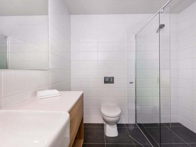 Bathroom, Mantra MacArthur Canberra, Canberra