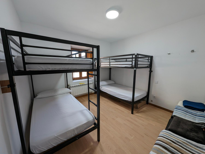 Bedroom 3, Albergue El Alfar/Pilgrim Hostel, Burgos