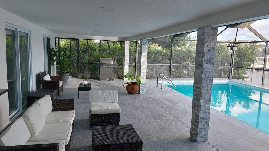 2, Cape Coral Mini Palace, Lee