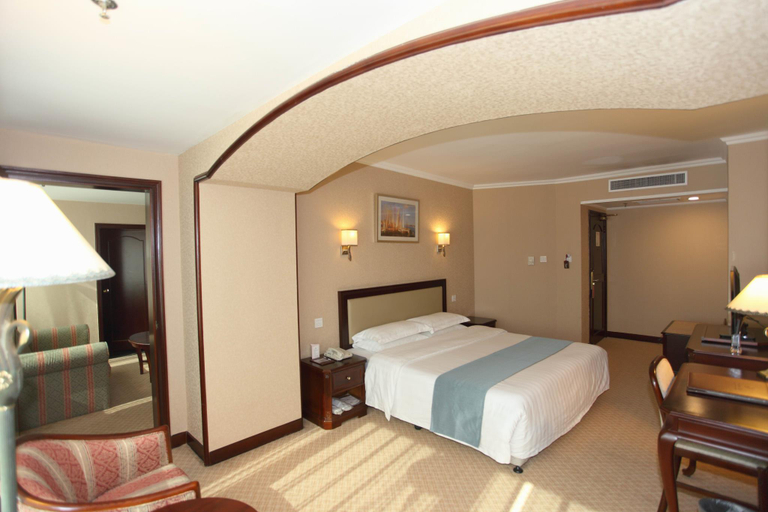 Bedroom 2, Bohai Pearl Hotel, Dalian