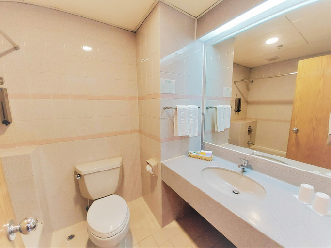 Bathroom 17