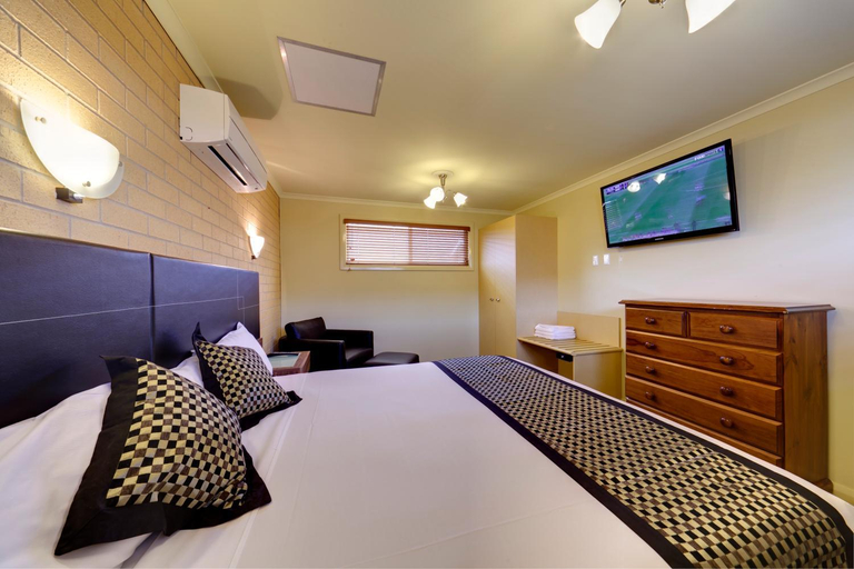 Bedroom 12