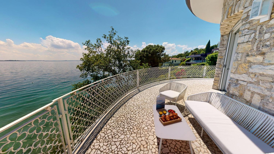 Others 5, Villa Flora luxury pool-BGL, Brescia