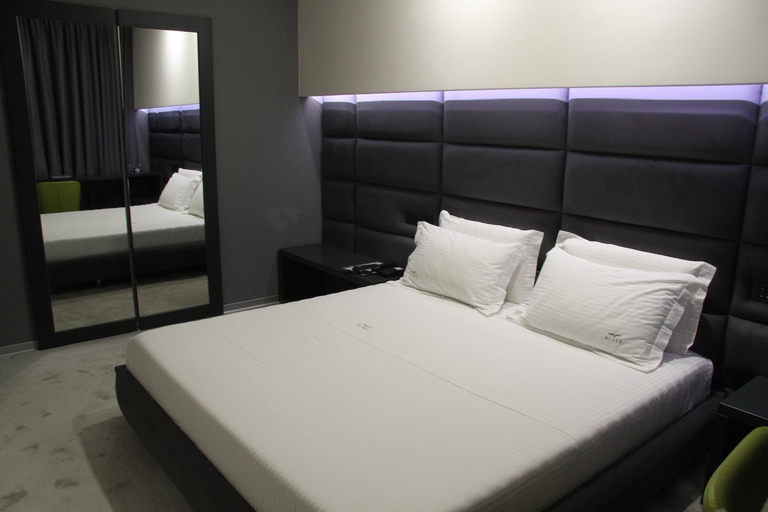 Bedroom 2, Albes Hotel, Fierit