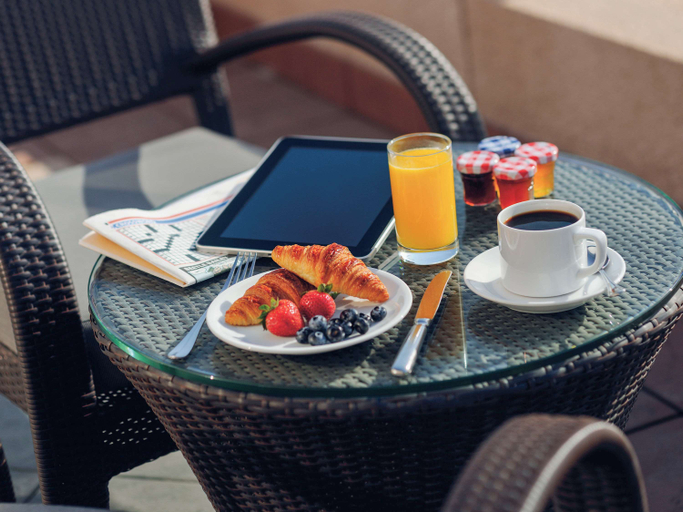 Food & Drinks 5, Movenpick Ambassador Hotel Accra, Accra
