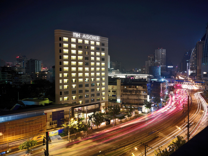 Exterior & Views 23