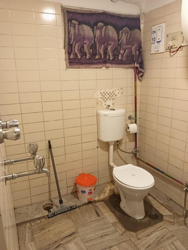Bathroom 5, goStops Varanasi (Stops Hostel Varanasi), Varanasi