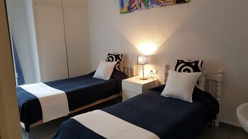 Others 3, Hostal Parisien, Barcelona