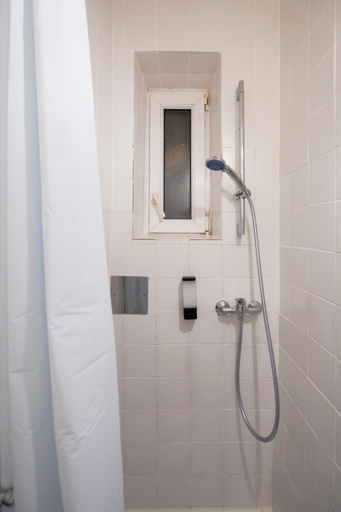 Bathroom 2, Ferris Wheel by Christiano Apartments, Wien