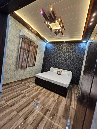Bathroom 3, Vinayak Guest House, Faizabad