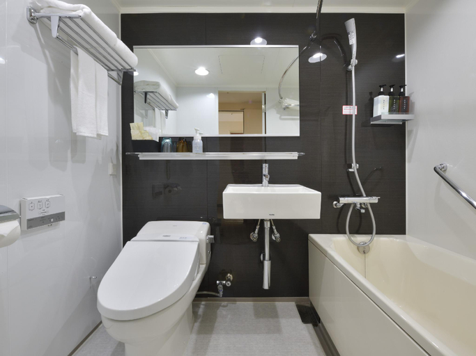 Bathroom 23