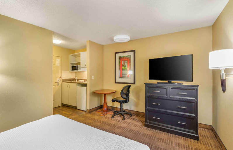 Bedroom 24