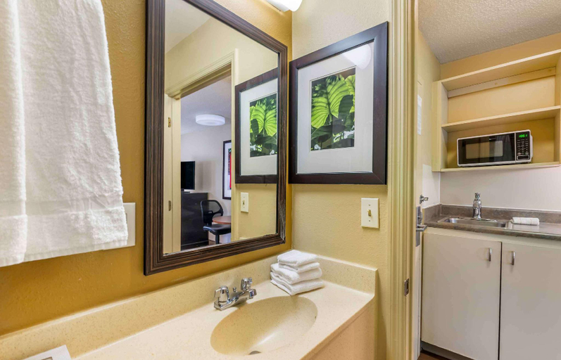 Bathroom 27