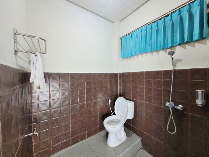 Bathroom 5, Hotel Dirgahayu Ponorogo, Ponorogo