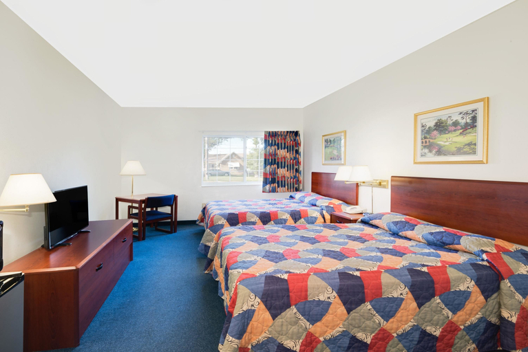 Bedroom 2, Emmetsburg Hotel and Suites, Palo Alto
