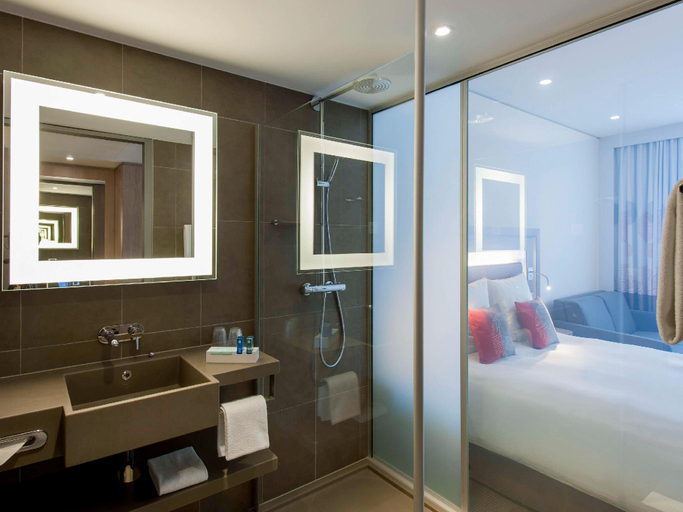 Bathroom 4