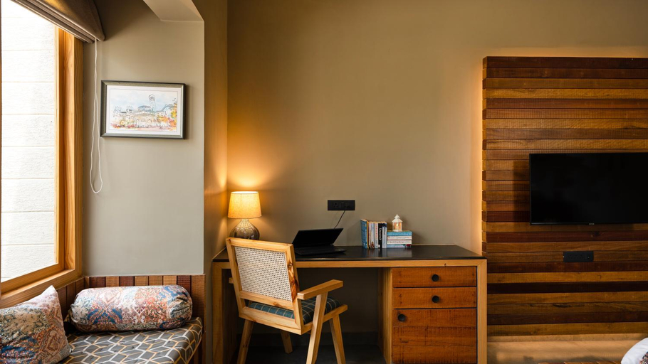 Public Area, SaffronStays Aruunoday - 4BR with Theatre, Deck & Bonfire, Nainital