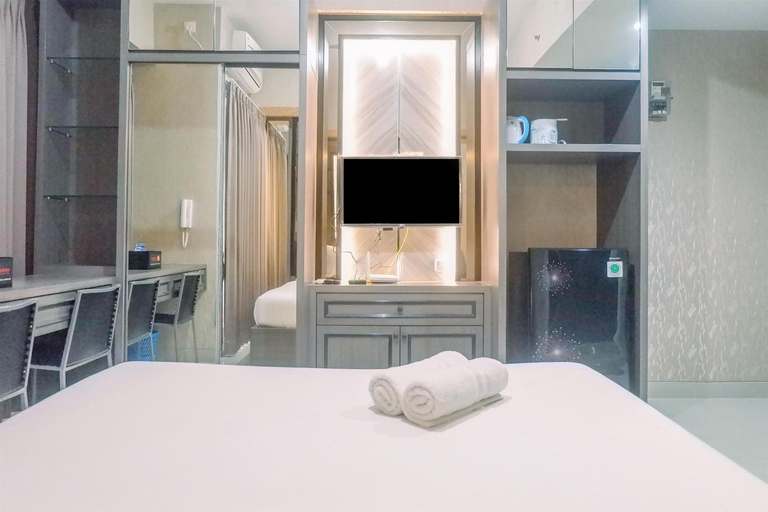 Classic Studio Room Apt @ Taman Melati By Travelio, Surabaya