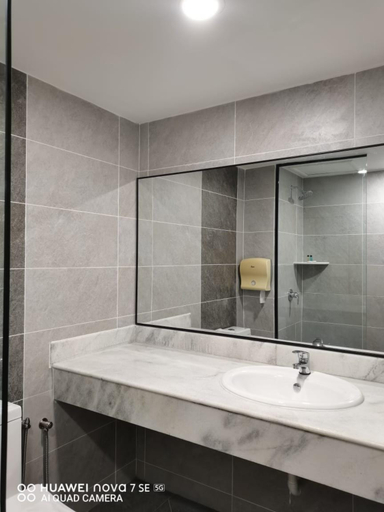 Bathroom 4, Coral Bay Resort Pangkor, Manjung