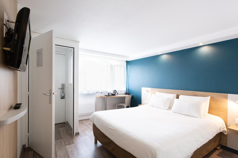 Bedroom 12
