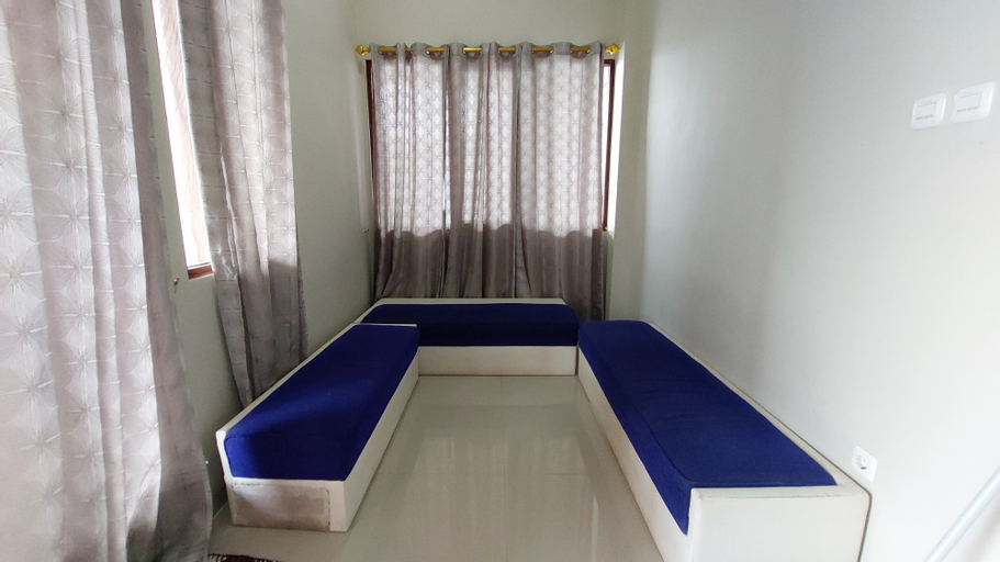 Bedroom 12