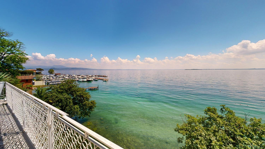 Others 2, Villa Flora luxury pool-BGL, Brescia