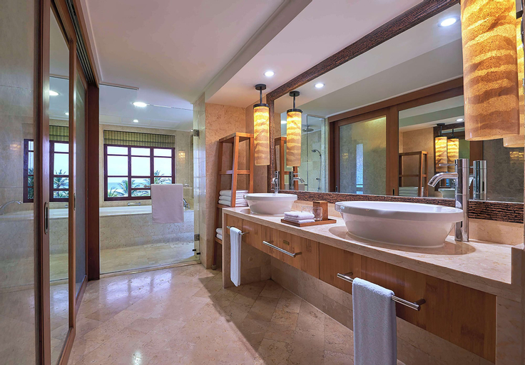 Bathroom 23