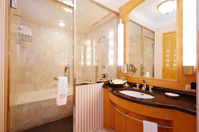 Bathroom 15