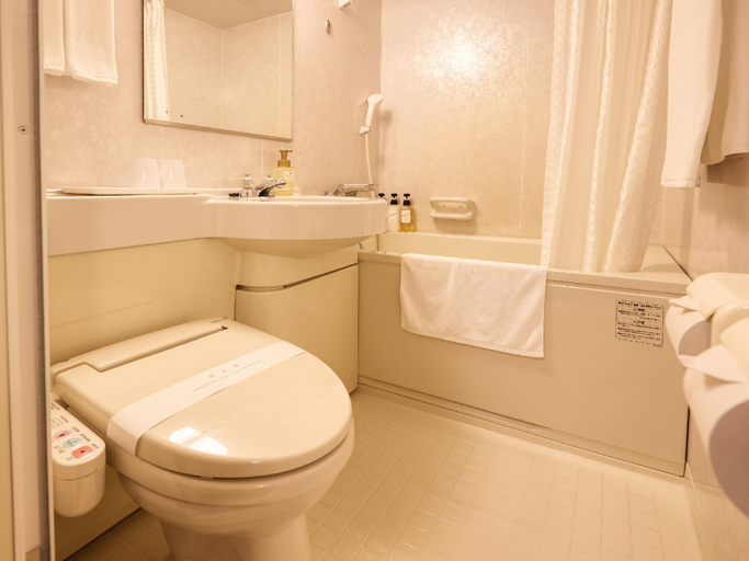 Bathroom 28