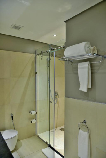 Bathroom, Mantis EPIC Hotel & Suites, Nyagatare