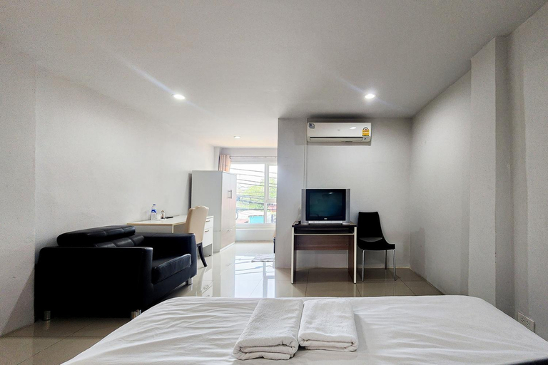 Bedroom 13
