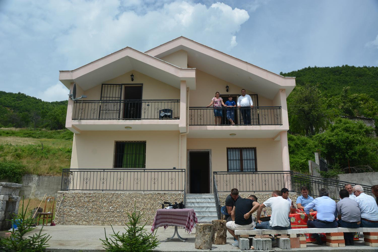 Bujtina Merturi, Tropojës