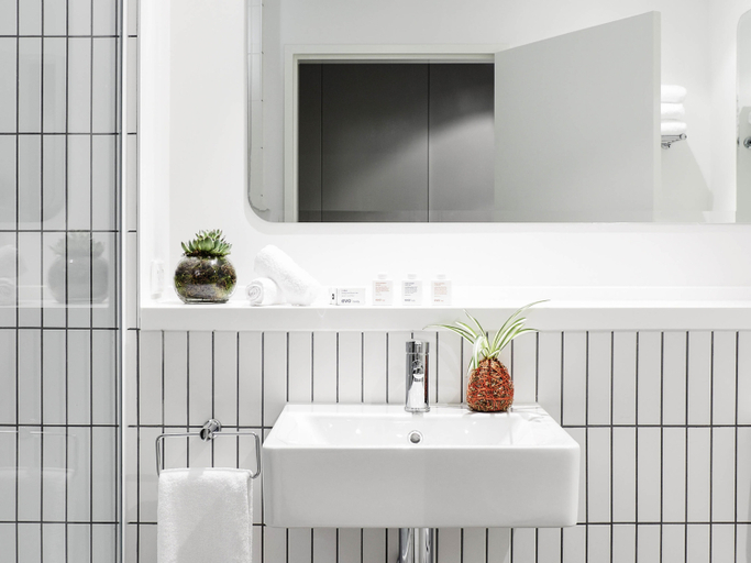 Bathroom 4, The Larwill Studio Melbourne - Art Series, Melbourne