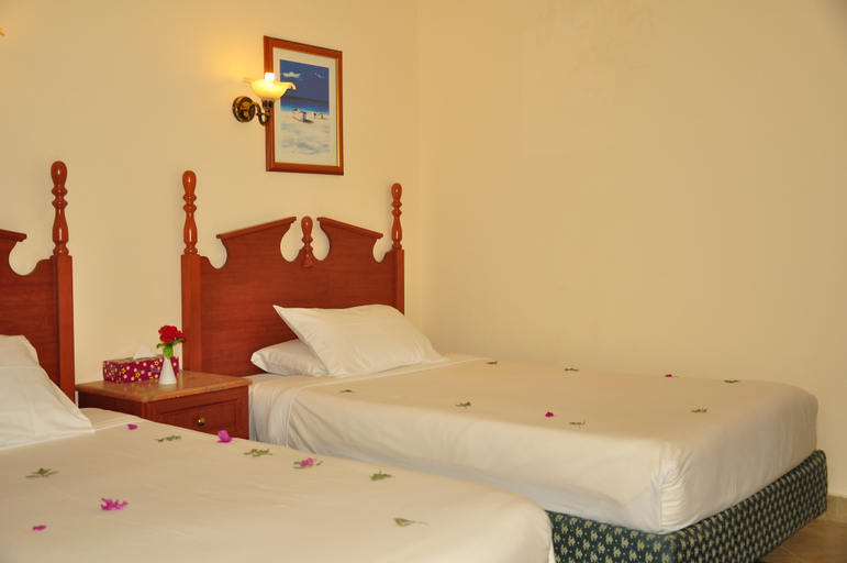 Bedroom 3, Titanic Resort and Aqua Park, Safaja