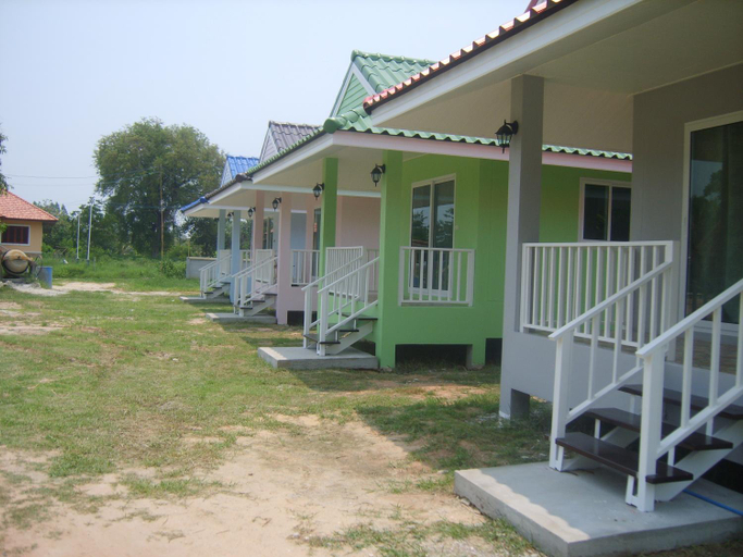 Entrance 5, Chomna Resort Buayai, Bua Yai
