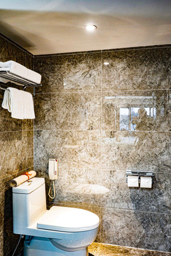 Bathroom 26