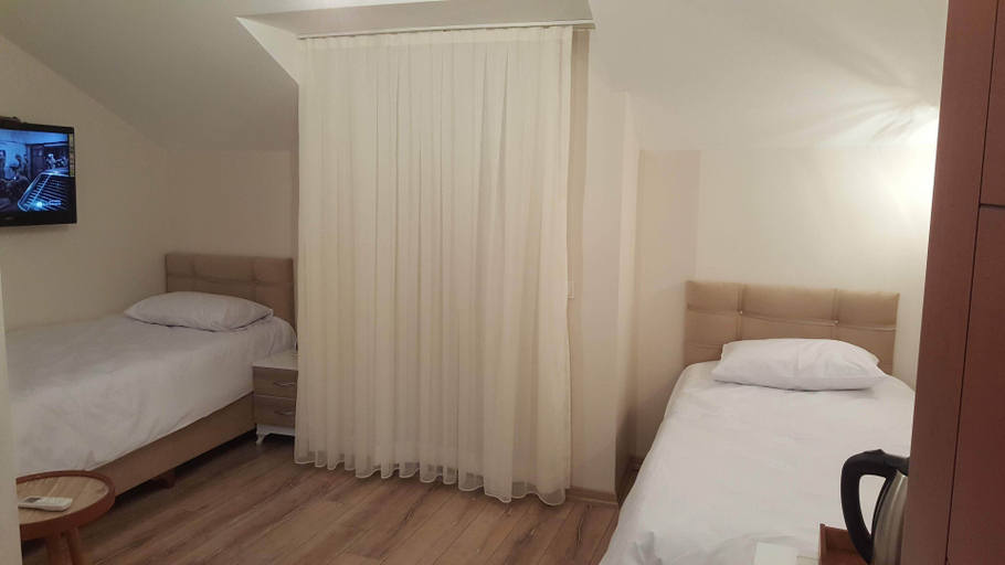 Bedroom 3, Taksim Soushian Hotel, Beyoğlu